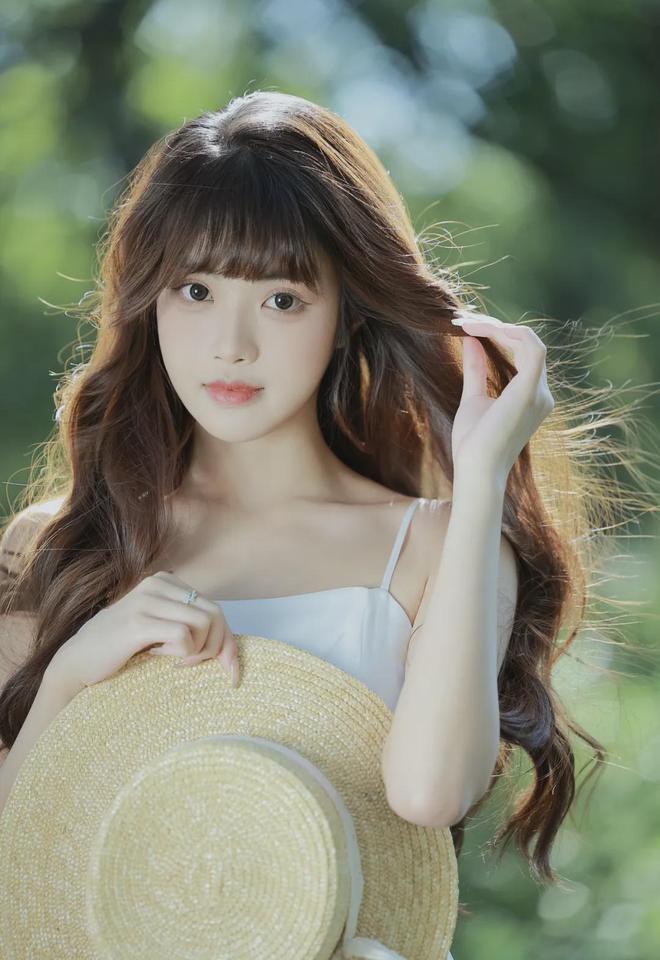 生奖励自己的图片开元ky棋牌女(图1)